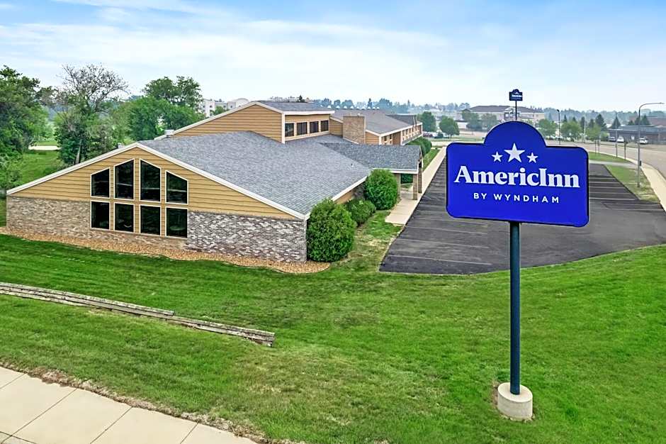 AmericInn by Wyndham Dickinson