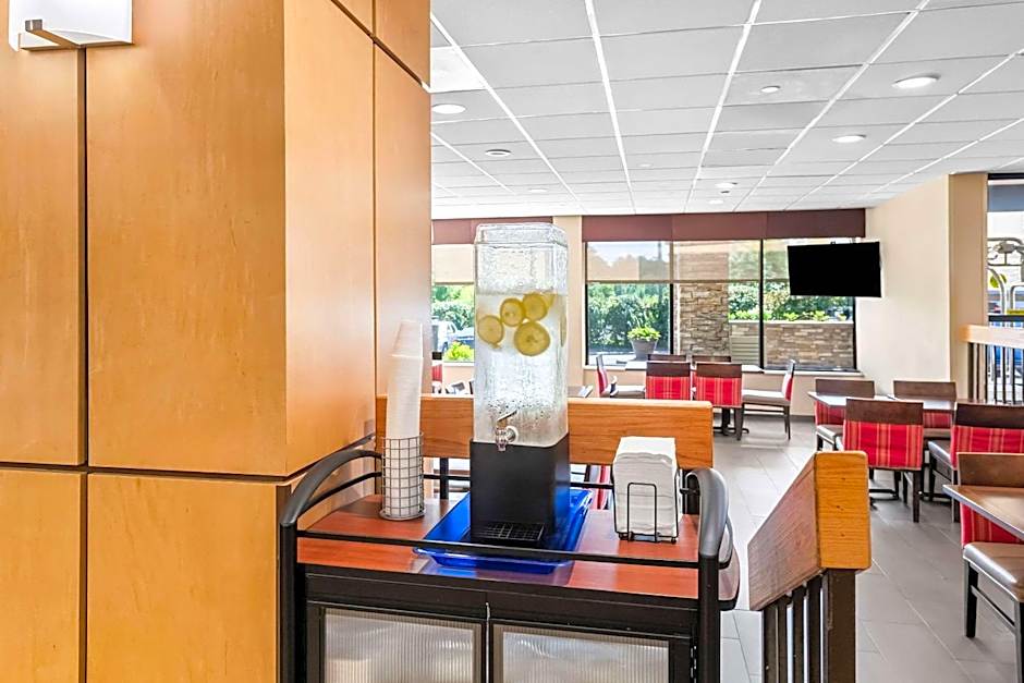 Comfort Inn & Suites Durham near Duke University