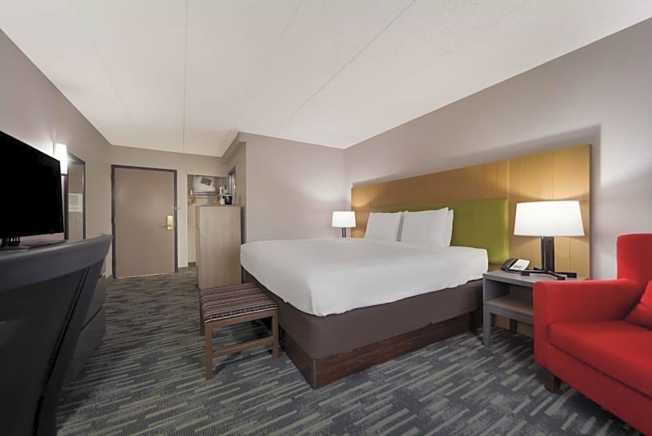 Wingate by Wyndham Lincoln Airport East I-80