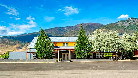 Crowsnest Vineyards Guesthouse