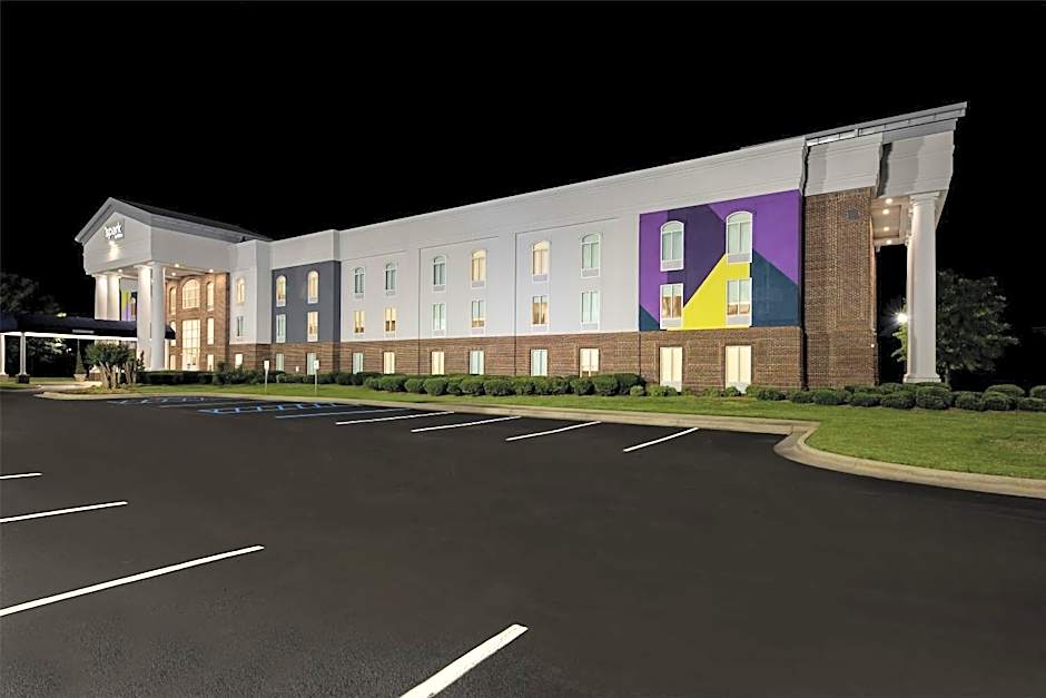 Spark by Hilton Tuscumbia Muscle Shoals