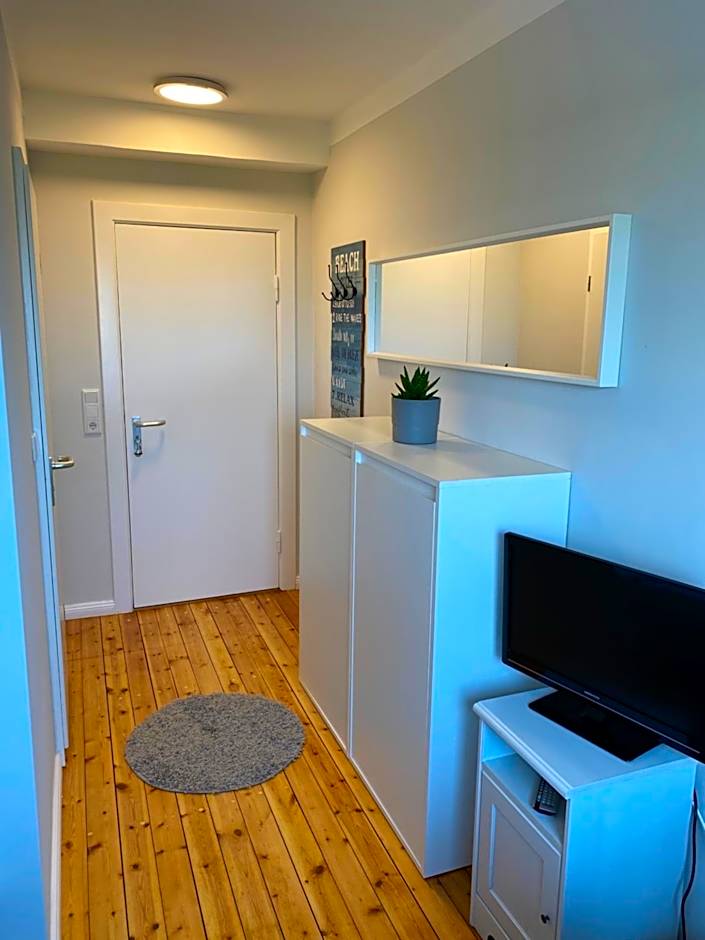 Photo 1 of 4 of Small Single Room