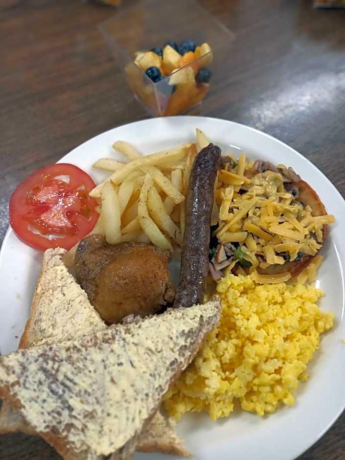 Gaggle Inn Guest Lodge