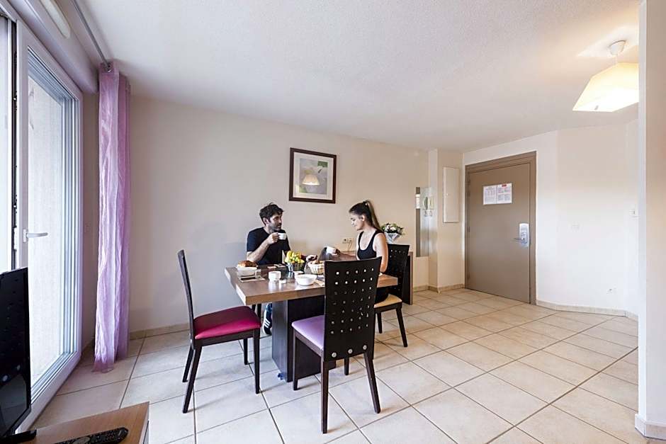 Park & Suites Village Aix-Le Rousset