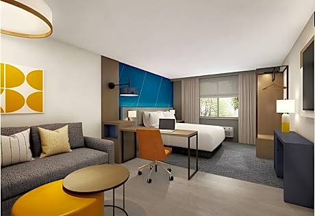 1 Queen, 1 Double Suite, Nonsmoking, Upgrade