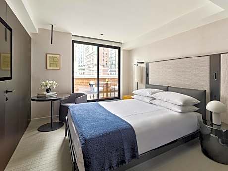Premium Empire State Queen with Terrace