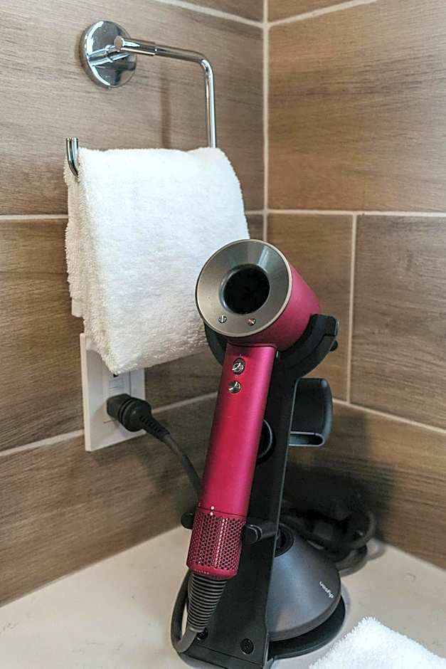 Clarion Lakeside Inn & Conference Centre