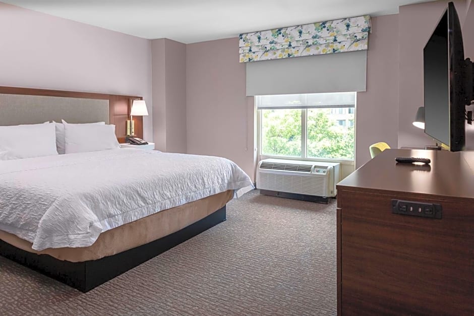 Hampton Inn By Hilton & Suites Arlington Crystal City DCA