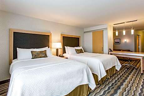 Suite Two Queen Beds Non Smoking