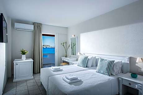 Twin Room with Sea View