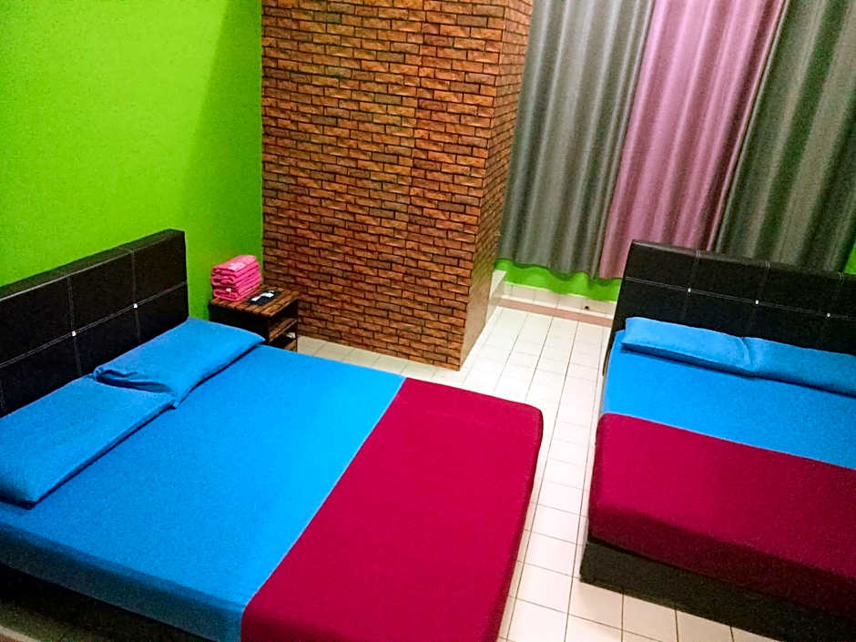 KUALA BESUT JETTY BUDGET HOTEL AIN - In front of Kuala Besut Jetty