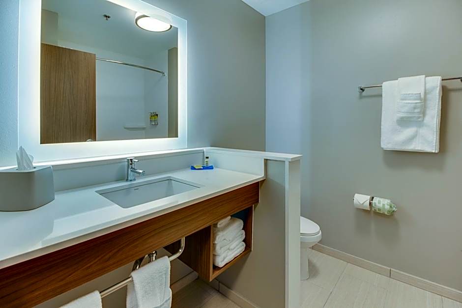 Holiday Inn Express & Suites Union City By IHG