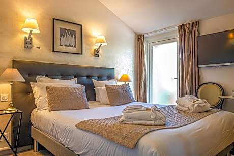 Traditional Double Room - Free Spa Access