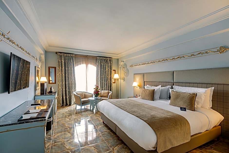 GRAND MOGADOR MENARA