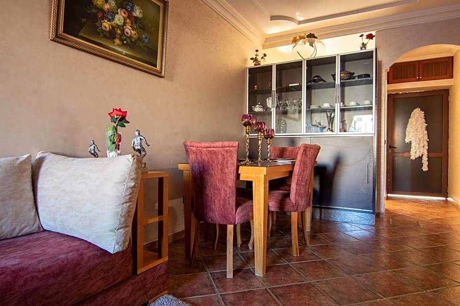 2BR Sunset Pool Beach 6 min Parking & WiFi