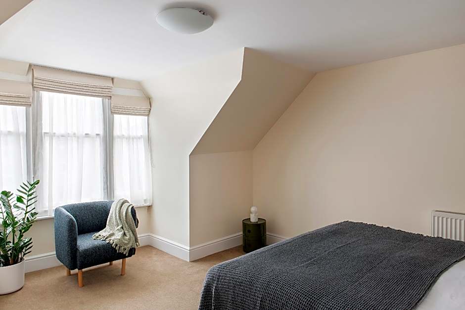 SACO Reading – Castle Crescent