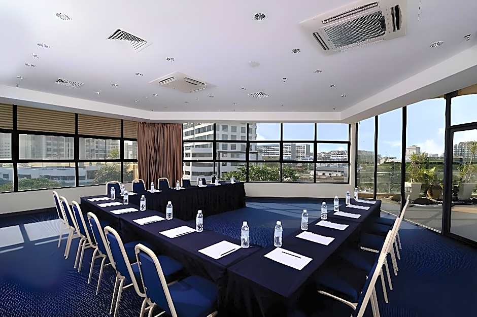 Oceania Hotel