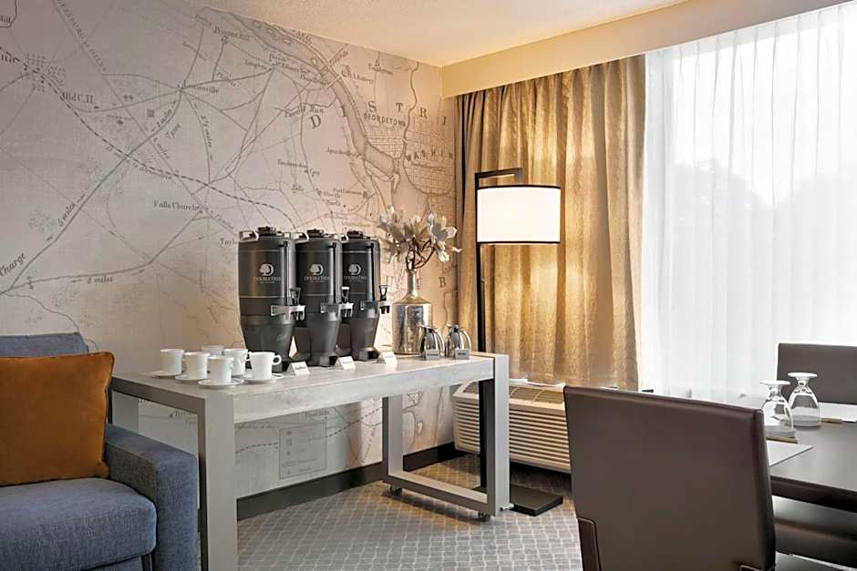 DoubleTree by Hilton McLean Tysons