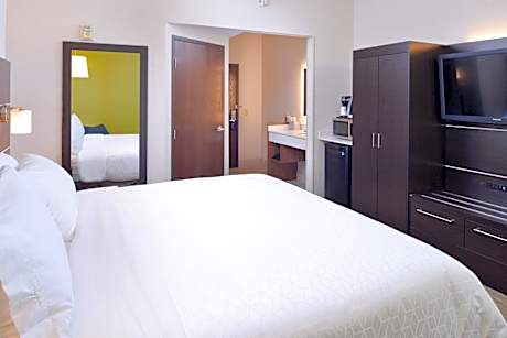 King Room with Accessible Tub - Mobility Access