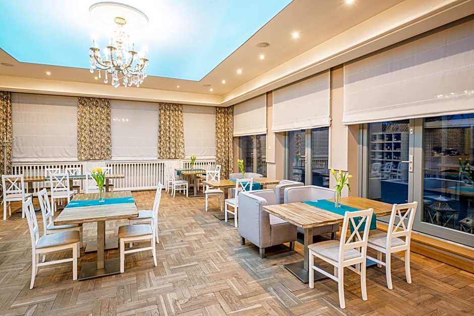 Marina Apartments ZOO