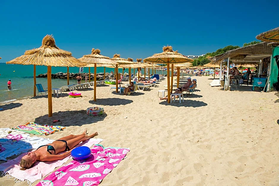 Iris Beach Hotel