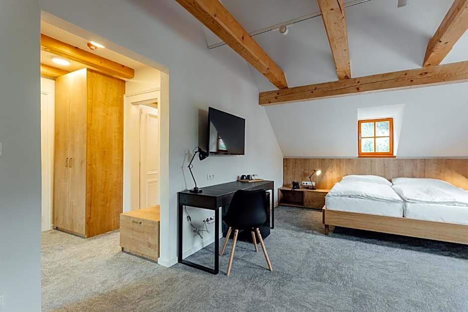 Resla Residence I, II, & Wellness