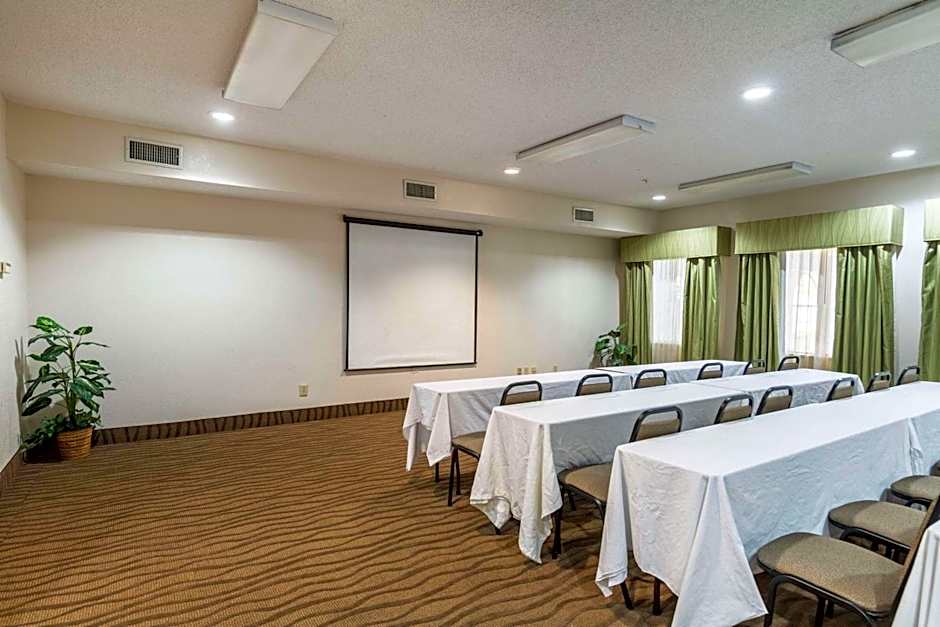 Quality Suites Burleson