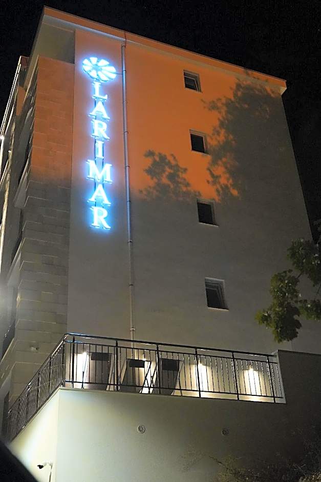 Hotel Larimar