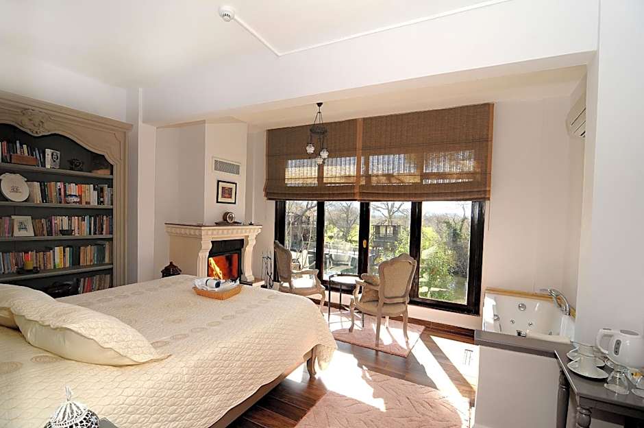 Beyaz Ev Agva - Adult only +15