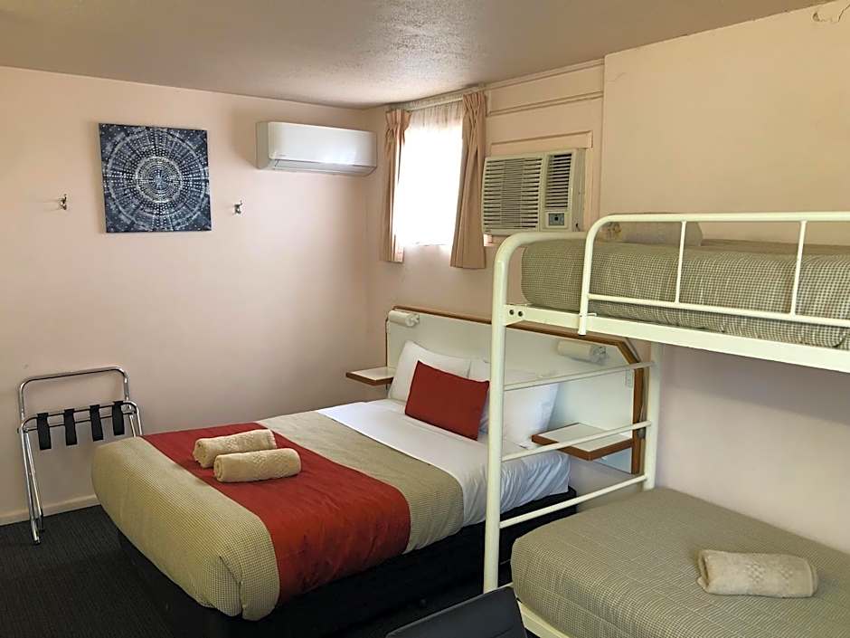 Bradman Motor Inn