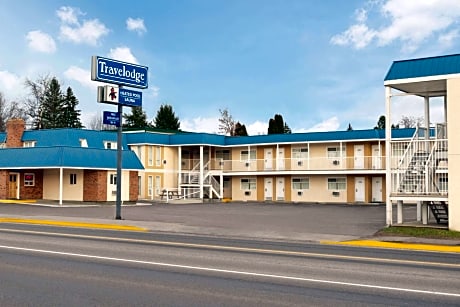 Travelodge by Wyndham Quesnel BC