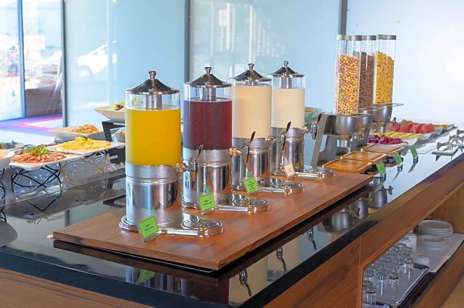 JANDA Golden Tulip Hotel