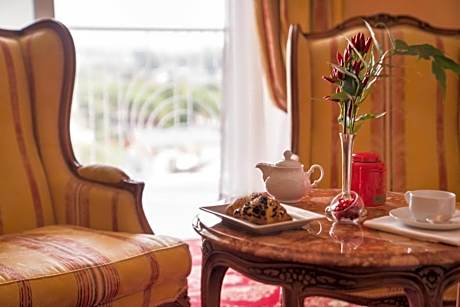 Junior Suite with Spa Access
