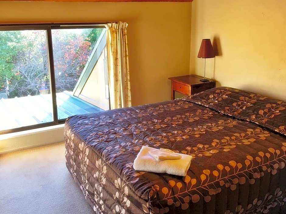 Woodlands Motels And Apartments