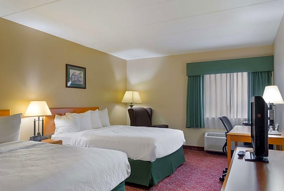 All Seasons Inn & Suites