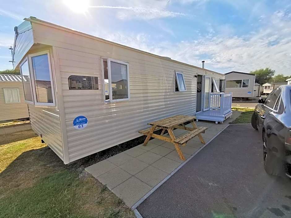 Caravan sleeps 8 at Littlesea, Weymouth