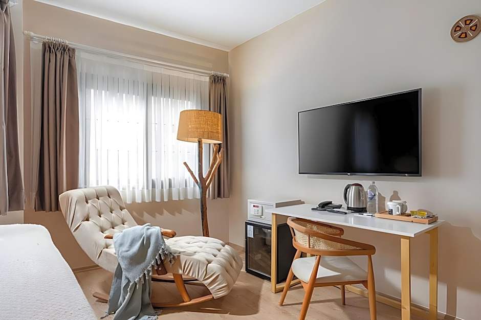 Gran Via Alsancak ( Boutique Hotel )