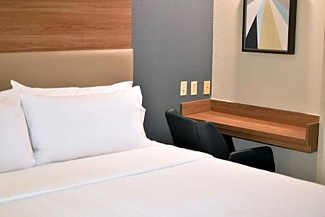 Candlewood Suites Fayetteville By IHG