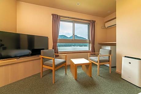 Standard Twin Room - Shared Bathroom - Non-Smoking