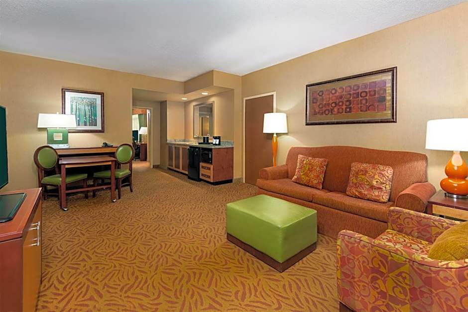 Embassy Suites By Hilton Omaha-La Vista Hotel & Conference Center