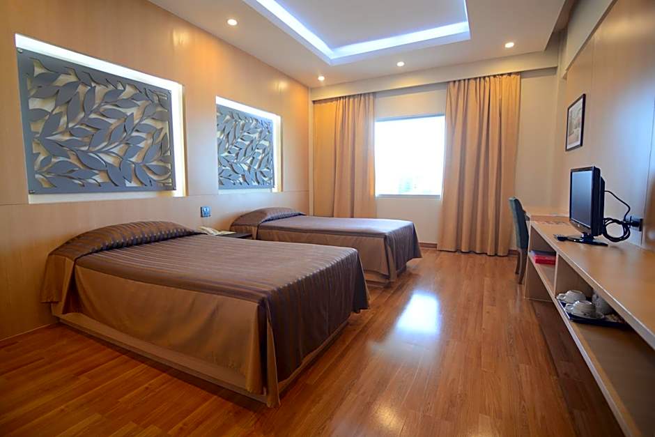 Photo 1 of 14 of Deluxe Grand 2 Beds