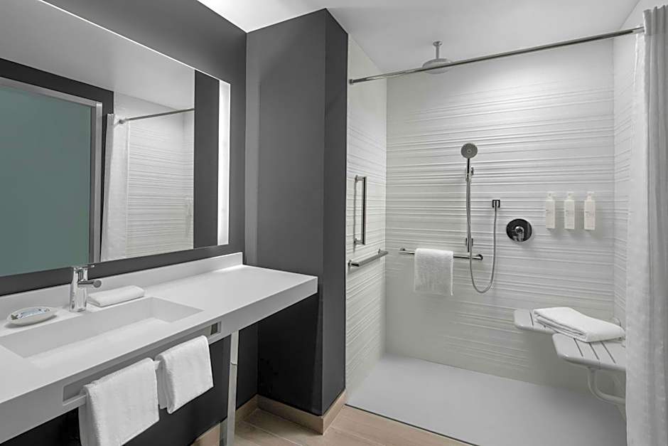 AC Hotel by Marriott St. Louis Clayton