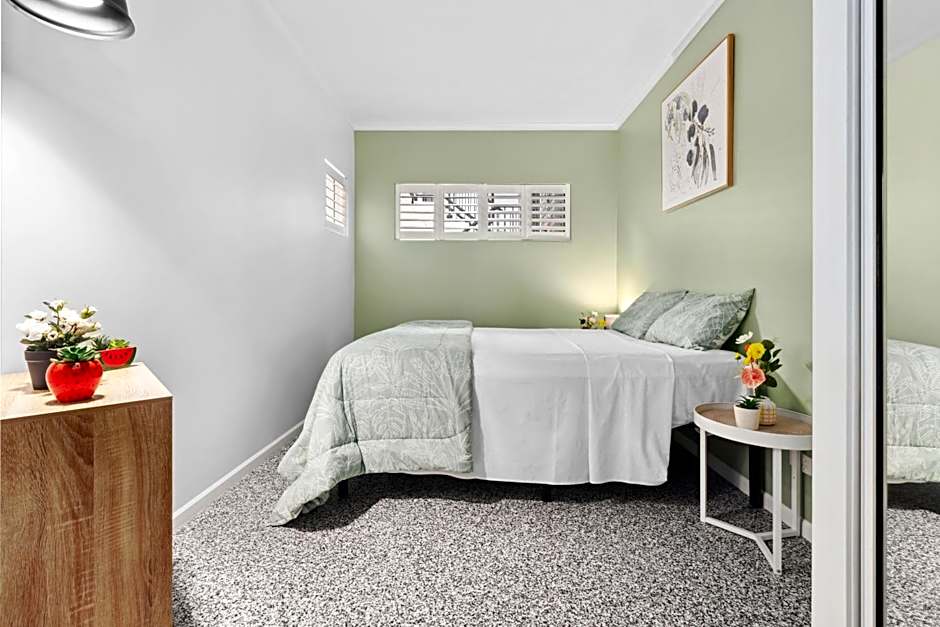 Villa Vaucluse Apartments