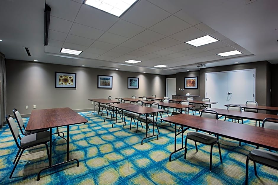 Holiday Inn Express & Suites Carlisle By IHG