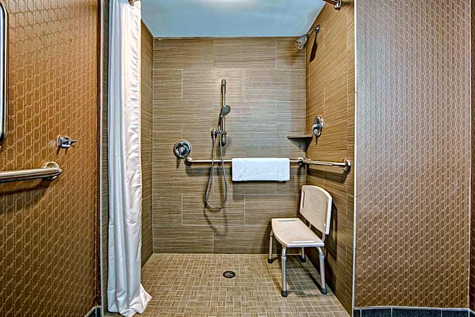 DoubleTree By Hilton Decatur Riverfront