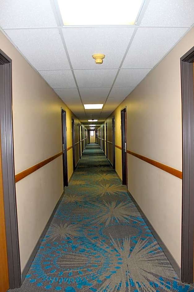 Reston Inn & Suites