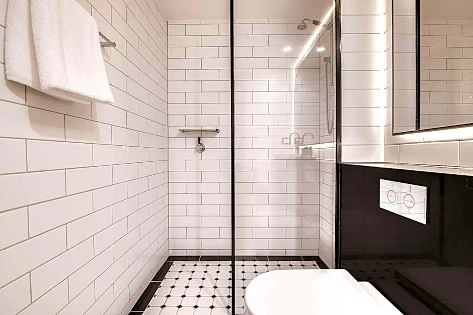 The Savoy Hotel on Little Collins Melbourne