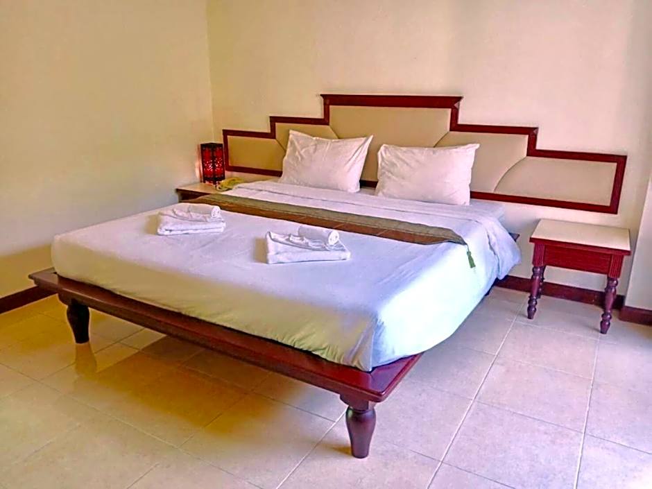Mei Zhou Phuket Hotel - SHA Plus