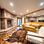 The Haüs Windham - Luxury Suites, Hot Tub, Mountain Views!