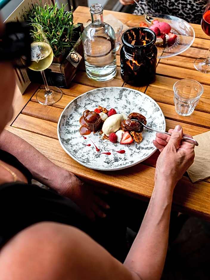 Wolf Hotel Kitchen & Bar